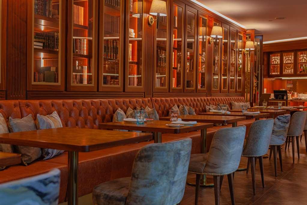 Wine & Books Lisboa Hotel Restaurant billede Interior of the restaurant