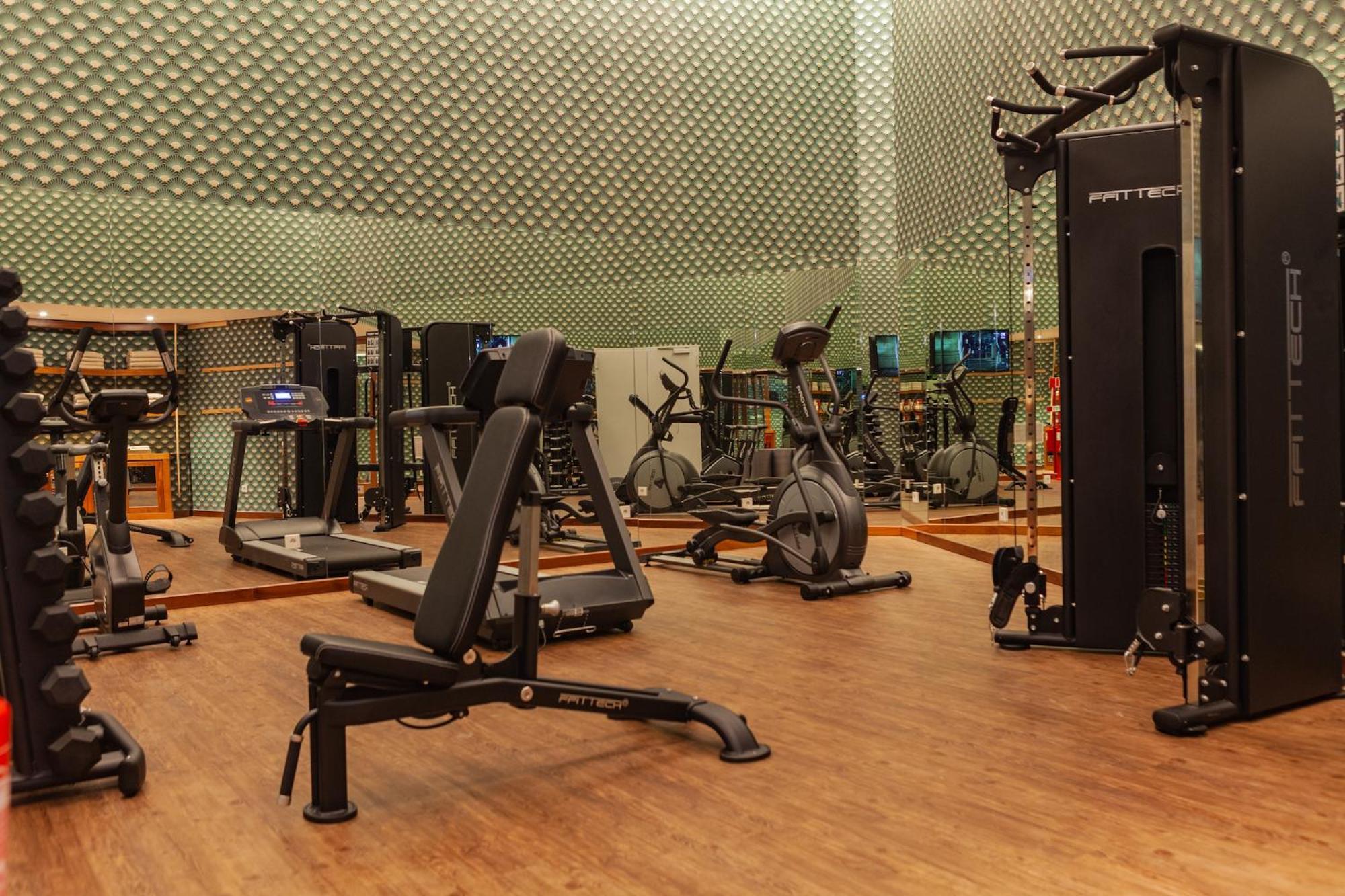 Wine & Books Lisboa Hotel Eksteriør billede The gym at the hotel