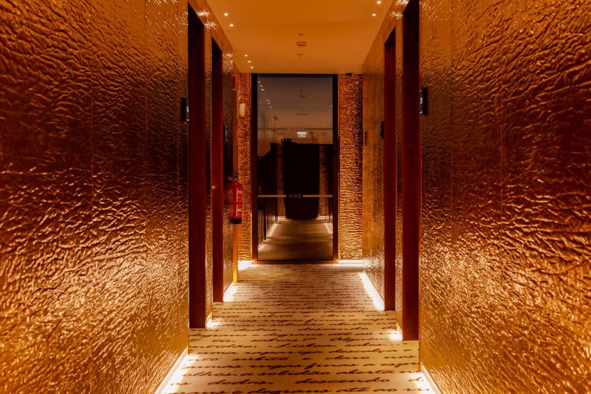 Wine & Books Lisboa Hotel Eksteriør billede The interior of the hotel