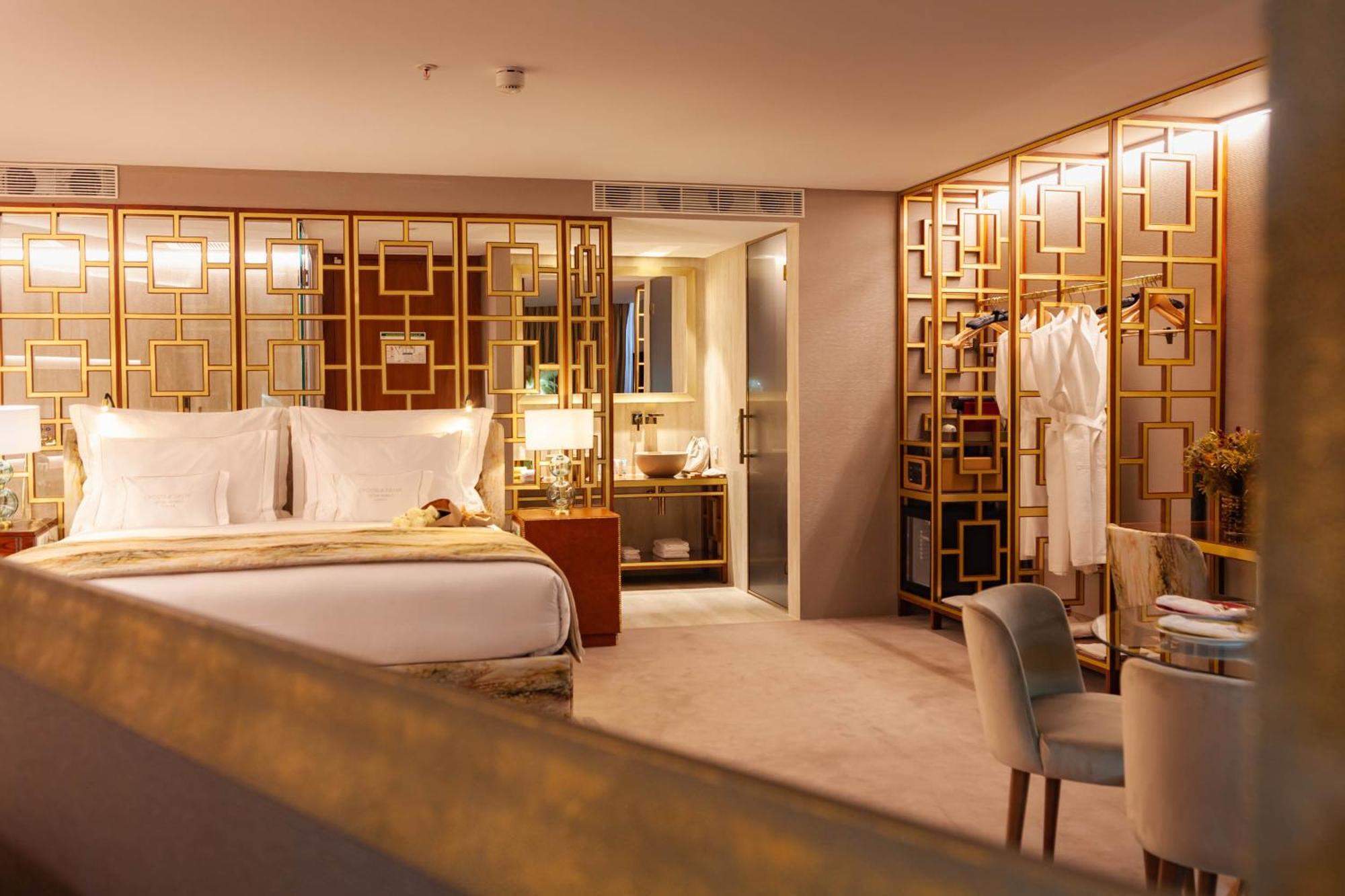 Wine & Books Lisboa Hotel Værelse billede A suite at the Mandarin Oriental, London